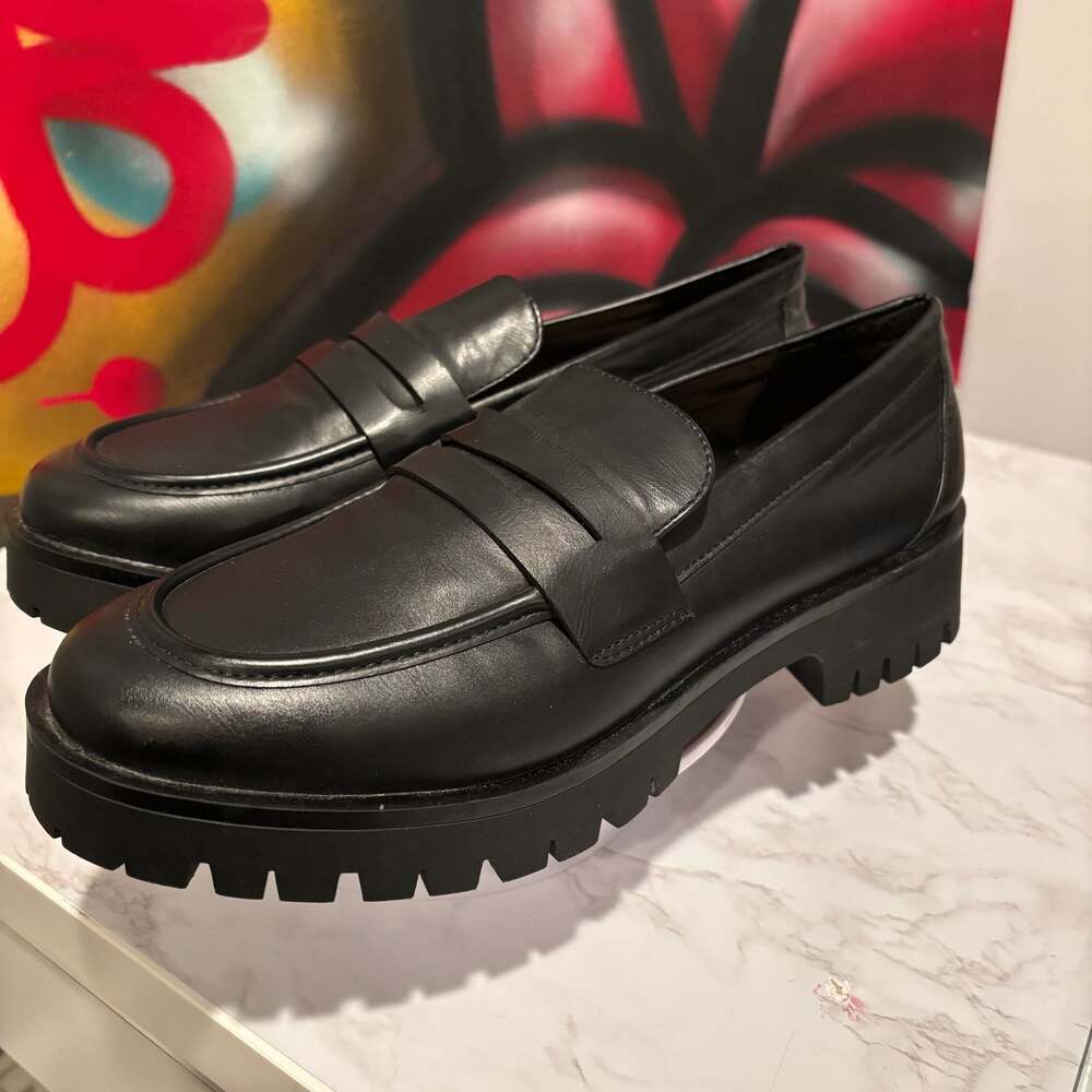 Esprit Sagan Black Lug Sole Penny Loafers Size 9M